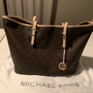 Micheal Kors neverfull style tote